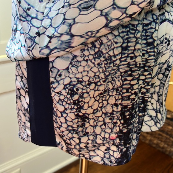 ASKARI Top and Short Set Size XS - Picture 5 of 17